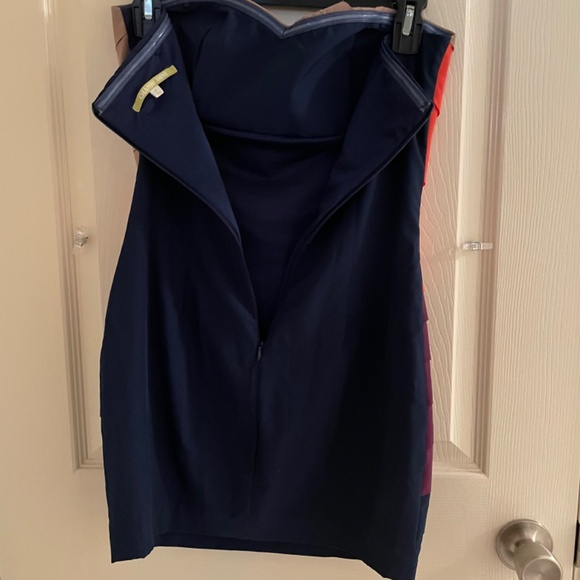 Dress - Picture 4 of 7